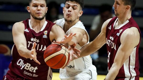 Баскетбольный матч сборных Латвии и Сербии - Sputnik Латвия