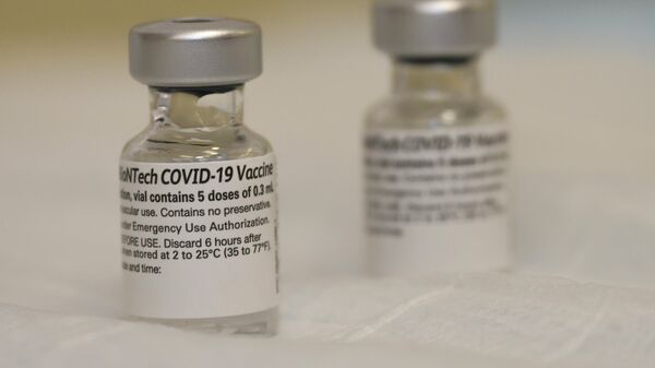Вакцина Pfizer/BioNTech против COVID-19 - Sputnik Латвия