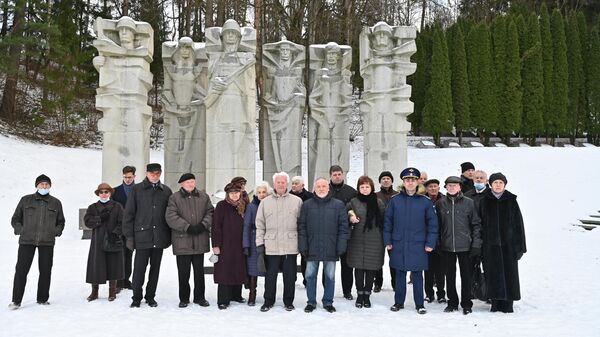 Акция памяти павших в Великой Отечественной войне в Вильнюсе - Sputnik Латвия