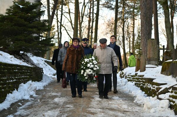 День Неизвестного Солдата ежегодно отмечается 3 декабря. - Sputnik Латвия