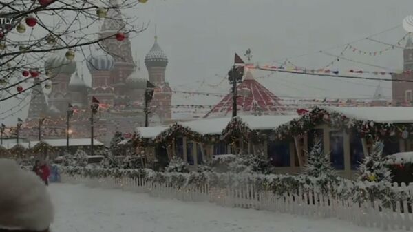 Kā Maskava sagaidīja spēcīgāko sniegputeni - Sputnik Latvija