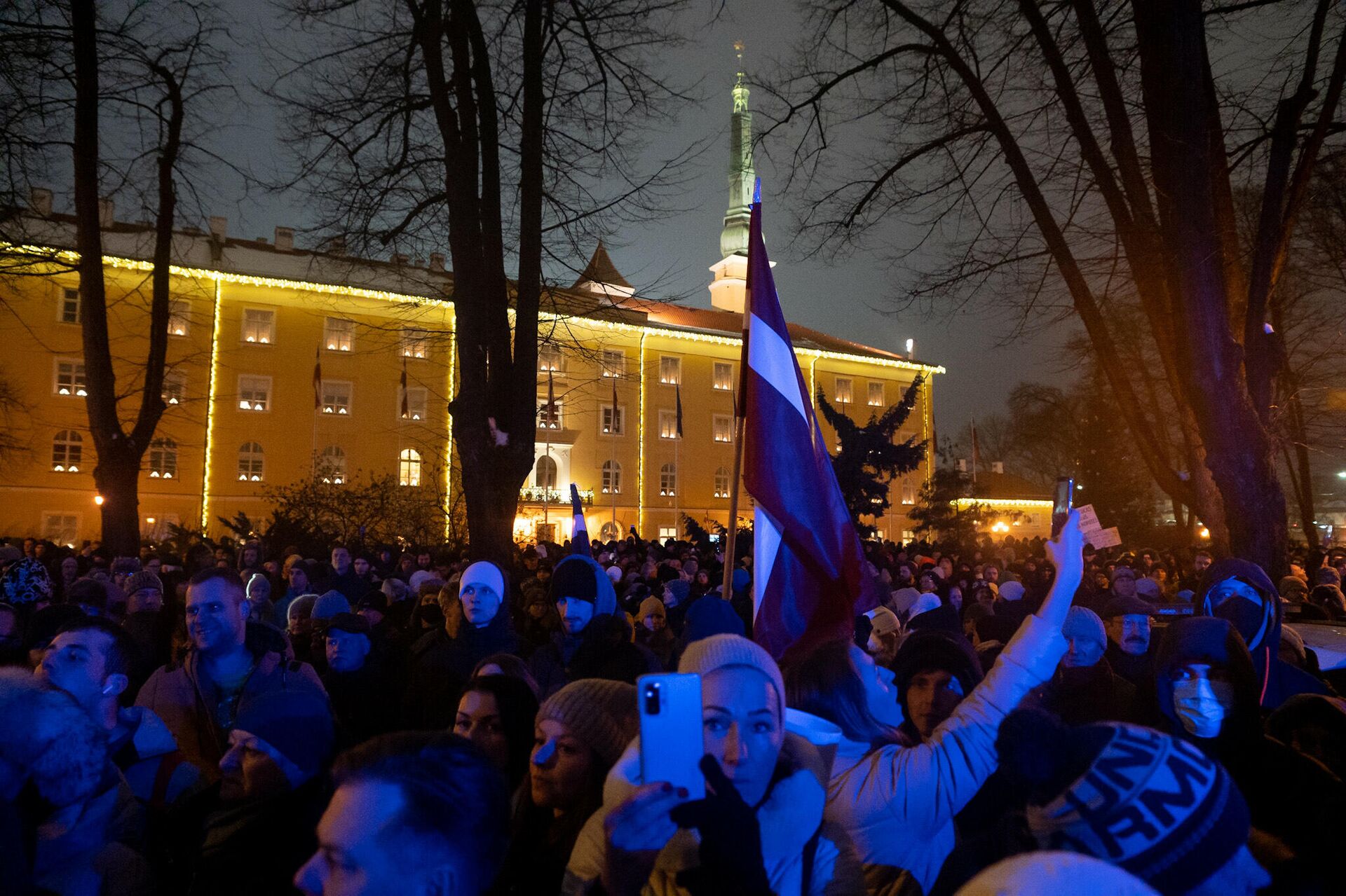 Акция протеста у Рижского замка, организованная Алдисом Гобземсом, 13 декабря 2021 года - Sputnik Латвия, 1920, 14.12.2021