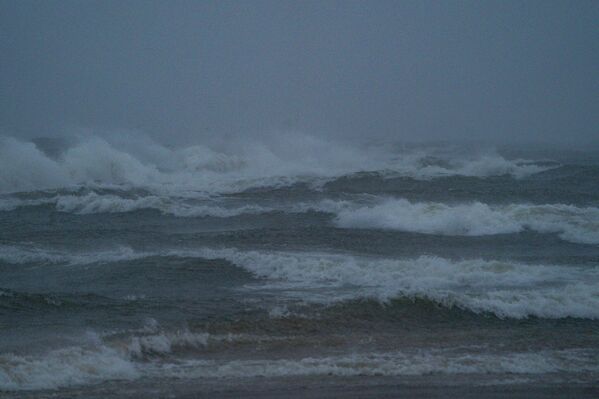 Штормовой ветер на побережье Рижского залива в Риге - Sputnik Латвия