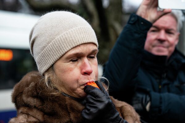 Prezidenta Egila Levita un tieslietu ministra Jāņa Bordāna runas laikā protestētāji trokšņoja un svilpoja. - Sputnik Latvija