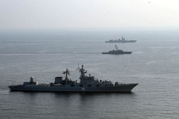 Военные корабли участвуют в совместных военно-морских учениях ВМС Ирана, Китая и России в северной части Индийского океана. Военные корабли участвуют в совместных военно-морских учениях ВМС Ирана, Китая и России в северной части Индийского океана. - Sputnik Латвия
