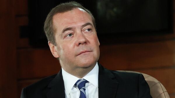 Отступать некуда: Медведев объяснил, зачем России гарантии безопасности - Sputnik Латвия