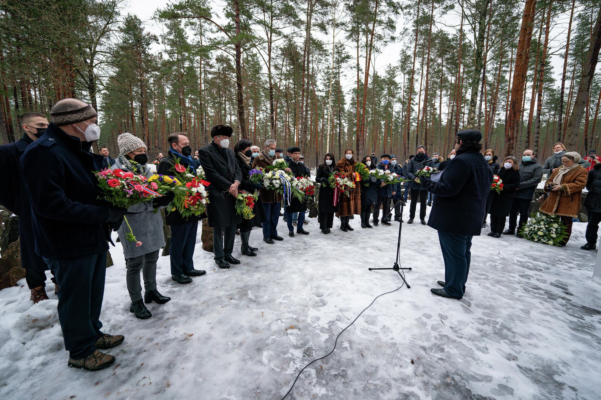 На мемориале в Бикерниекском лесу, на месте массового расстрела евреев в 1941-1944 годах, прошла церемония памяти жертв Холокоста - Sputnik Латвия, 1920, 28.01.2022