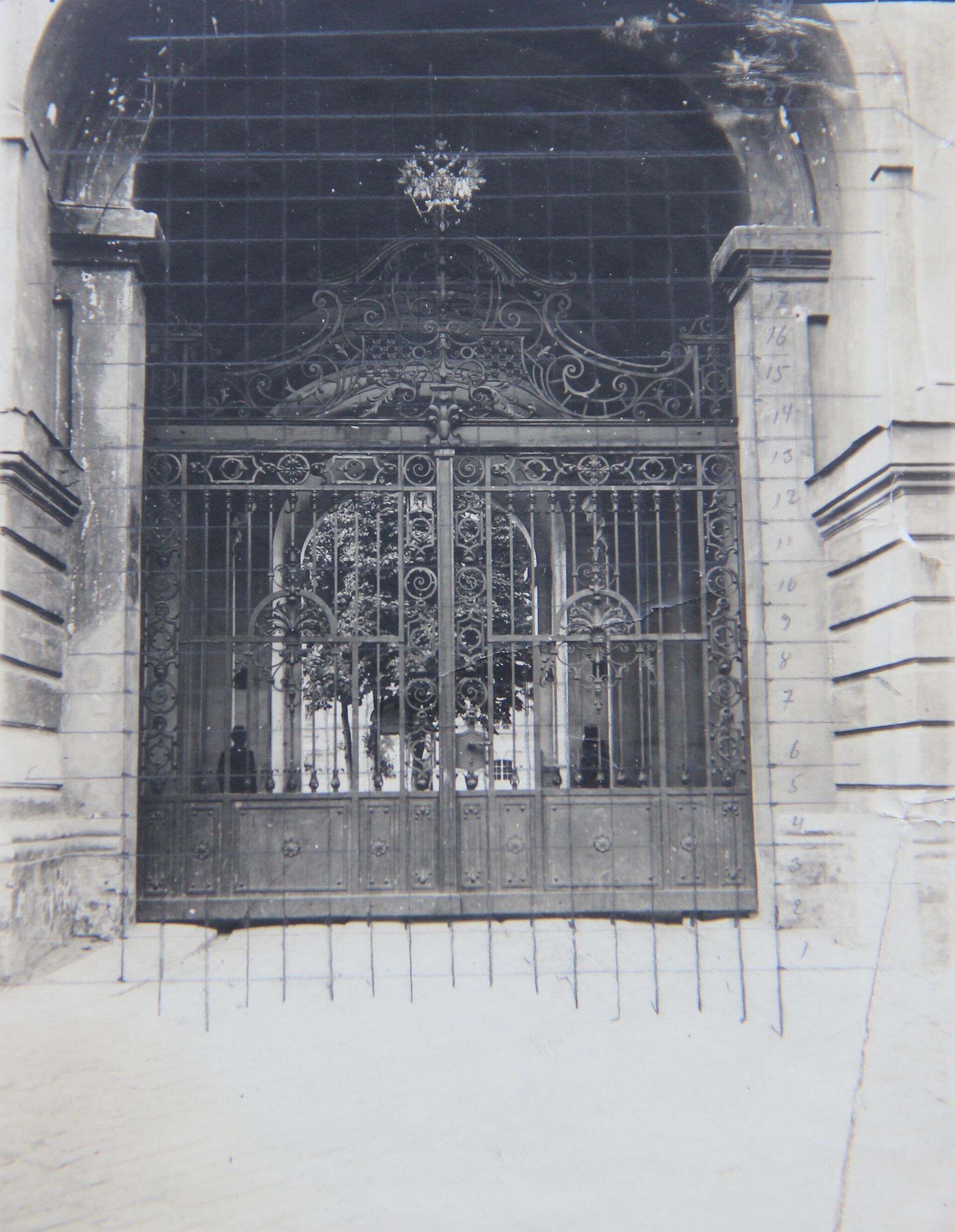 Ворота южного корпуса - Sputnik Латвия, 1920, 31.01.2022