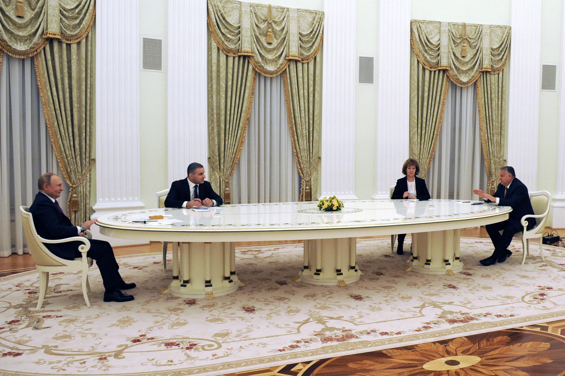 Переговоры президента РФ Владимира Путина с премьер-министром Венгрии Виктором Орбаном 1 февраля 2022 - Sputnik Латвия, 1920, 01.02.2022