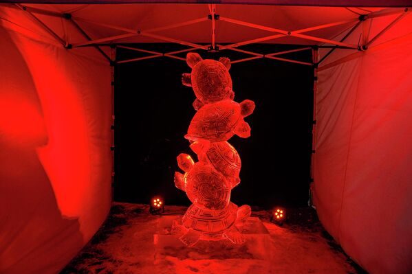 В Елгаве проходит традиционный фестиваль ледяных скульптур - Sputnik Латвия