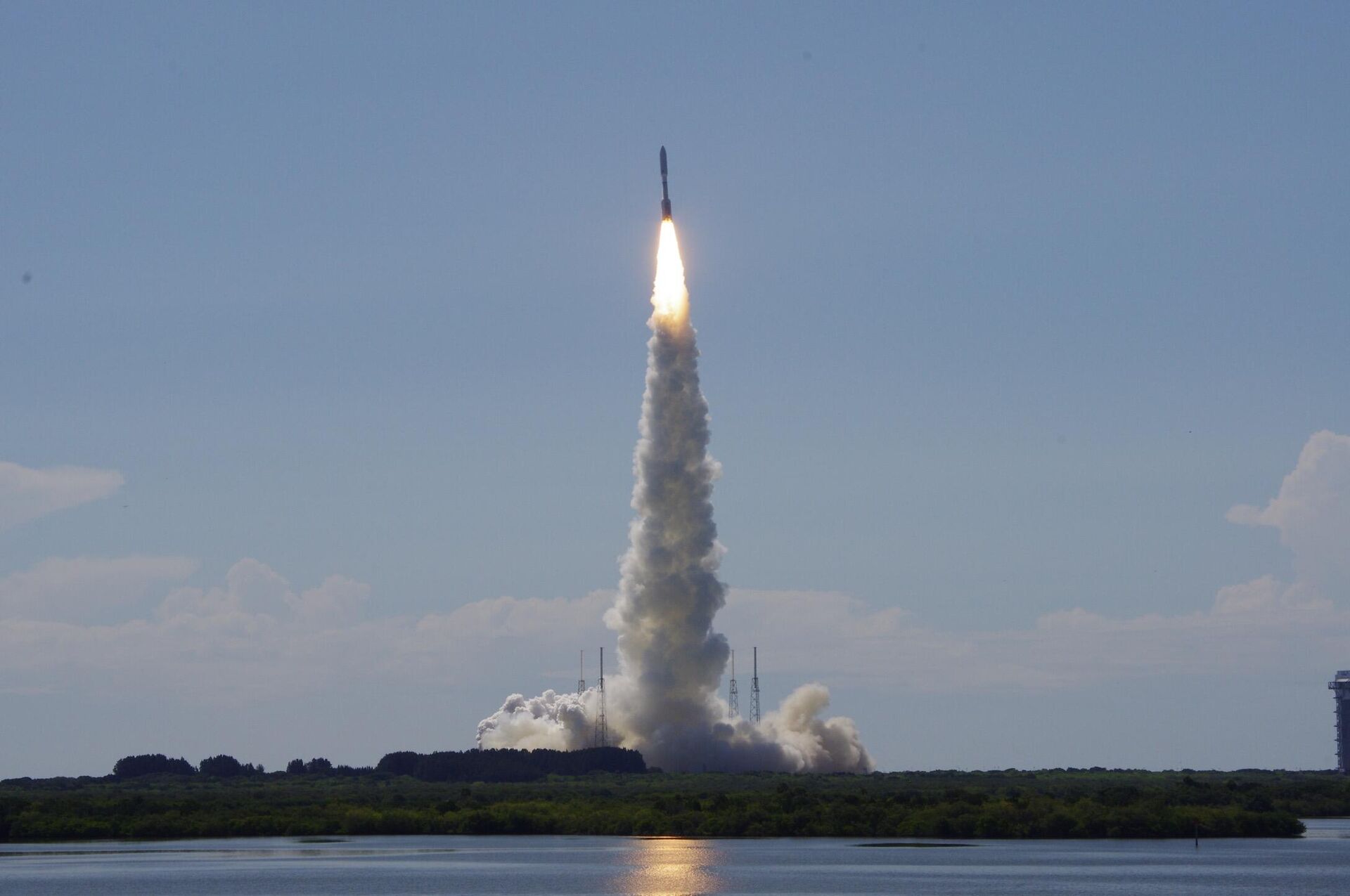 Запуск спутника связи MUOS-5 на ракете-носителе Atlas V. Июнь 2016 Запуск спутника связи MUOS-5 на ракете-носителе Atlas V. Июнь 2016 - Sputnik Latvija, 1920, 08.03.2022