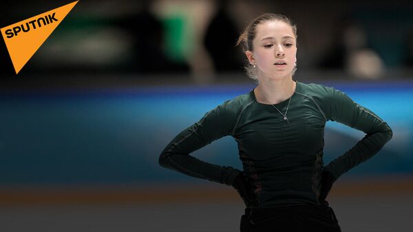 Kamila Vaļijeva treniņā pēc atļaujas turpināt dalību Olimpiskajās spēlēs - Sputnik Latvija