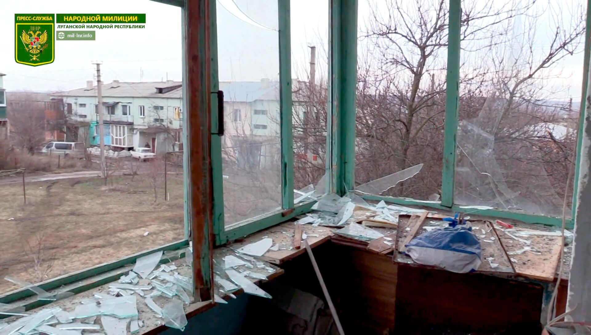 Последствия обстрела поселка Николаевка со стороны ВСУ, 17 февраля 2022 года  - Sputnik Латвия, 1920, 18.02.2022