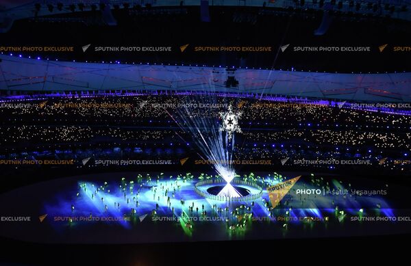 Фееричное шоу во время официального закрытия XXIV зимних Олимпийских игр в Пекине. - Sputnik Латвия
