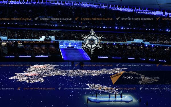 Шоу во время официального закрытия XXIV зимних Олимпийских игр в Пекине. - Sputnik Латвия