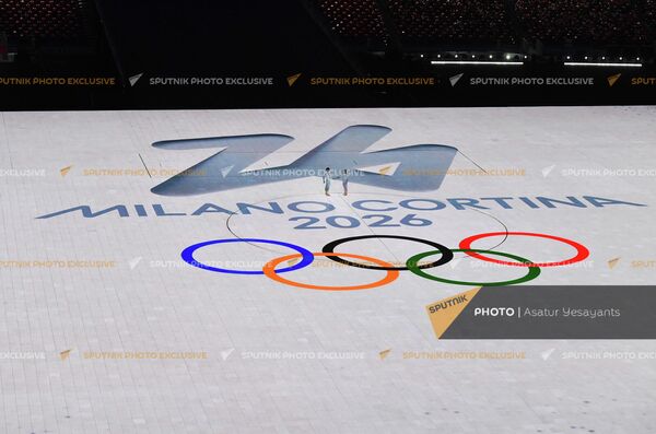 Логотип следующих зимних Олимпийских игр, которые состоятся в 2026 году в Италии.  - Sputnik Латвия