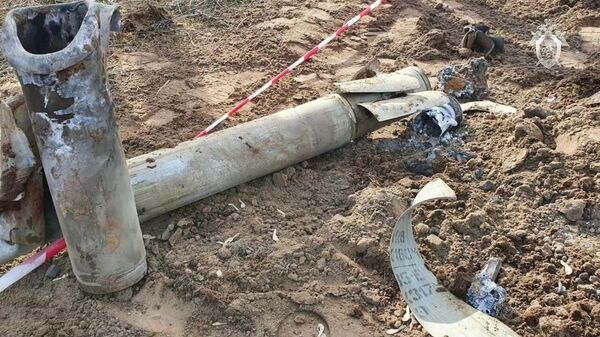 Украинский снаряд разорвался в Ростовской области. Как сейчас выглядит место происшествия? - Sputnik Латвия