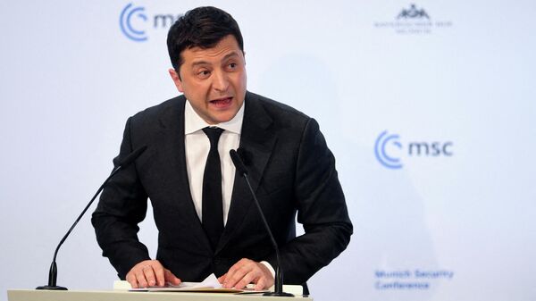Президент Украины Владимир Зеленский выступает на Мюнхенской конференции по безопасности, 18 февраля 2022 - Sputnik Латвия