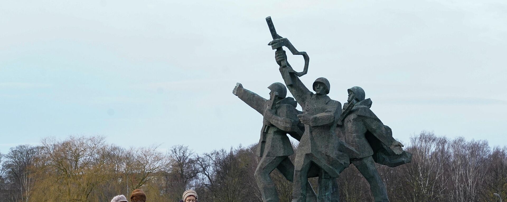 Памятник Освободителям Риги - Sputnik Латвия, 1920, 25.02.2022