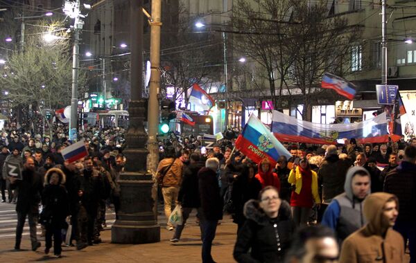Belgradā notika tautas mītiņš Krievijas atbalstam - Sputnik Latvija