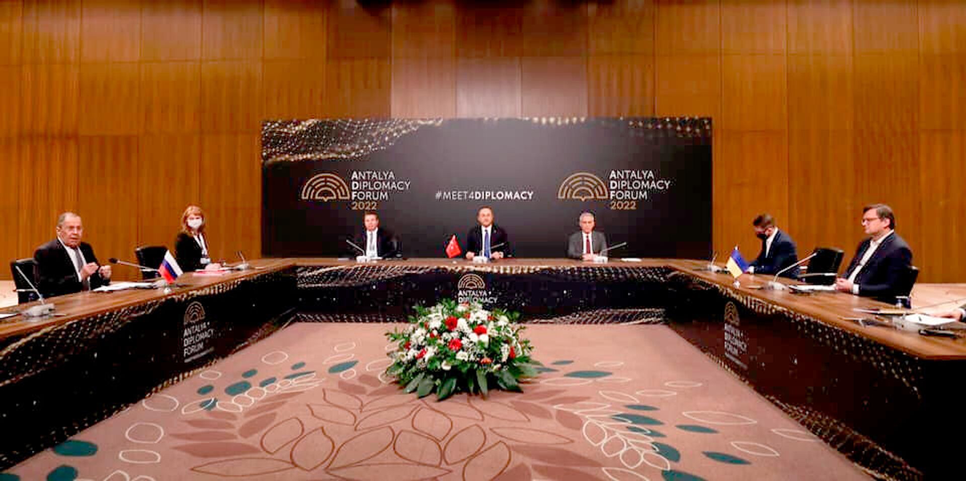 Встреча министров иностранных дел России, Турции и Украины в Анталье, Турция, 10 марта 2022 года - Sputnik Латвия, 1920, 10.03.2022