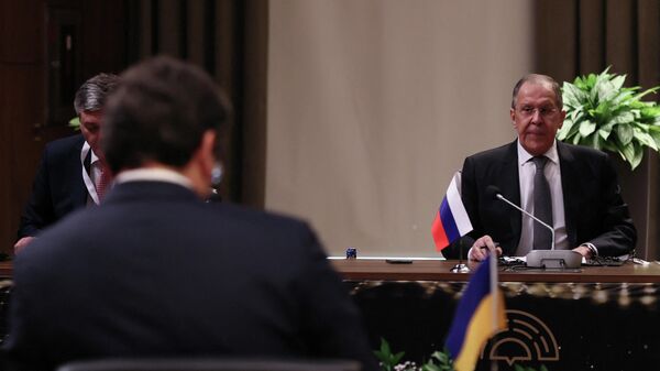 Министр иностранных дел России Сергей Лавров на встрече с украинским министром иностранных дел Дмитрием Кулебой, 10 марта 2022 года - Sputnik Латвия