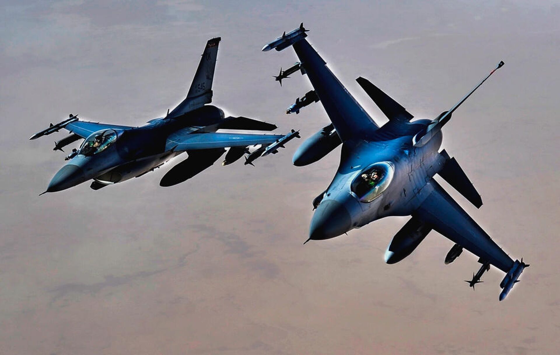 Истребители ВВС США F-16 над территорией Ирака - Sputnik Latvija, 1920, 27.05.2022