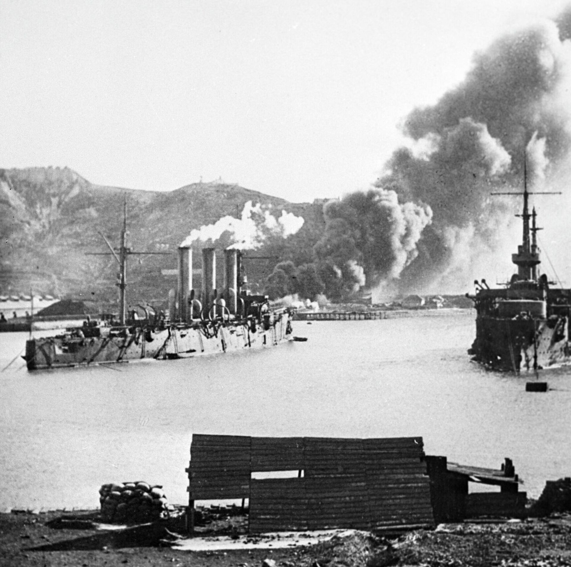 Пожар у Золотой горы во время обороны Порт-Артура - Sputnik Latvija, 1920, 13.03.2022