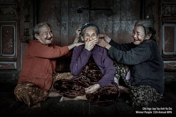 Fotogrāfa Anh Vu Do uzņēmums &quot;Old Age Joy!&quot;, konkursa 11th MPA Photographer of the year uzvarētājs kategorijā &quot;PEOPLE&quot; - Sputnik Latvija