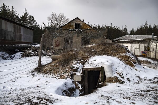 Cietuši stāsta, ka gūstekņus sita, spīdzināja, aplēja ar ledainu ūdeni, turēja pusbadā Cietuši stāsta, ka gūstekņus sita, spīdzināja, aplēja ar ledainu ūdeni, turēja pusbadā - Sputnik Latvija