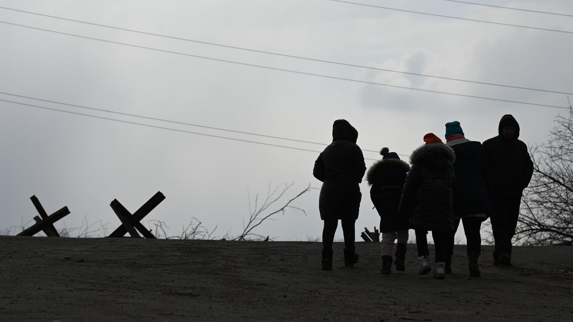 Беженцы на выезде из Мариуполя, 17 марта 2022 года  - Sputnik Latvija, 1920, 30.03.2022