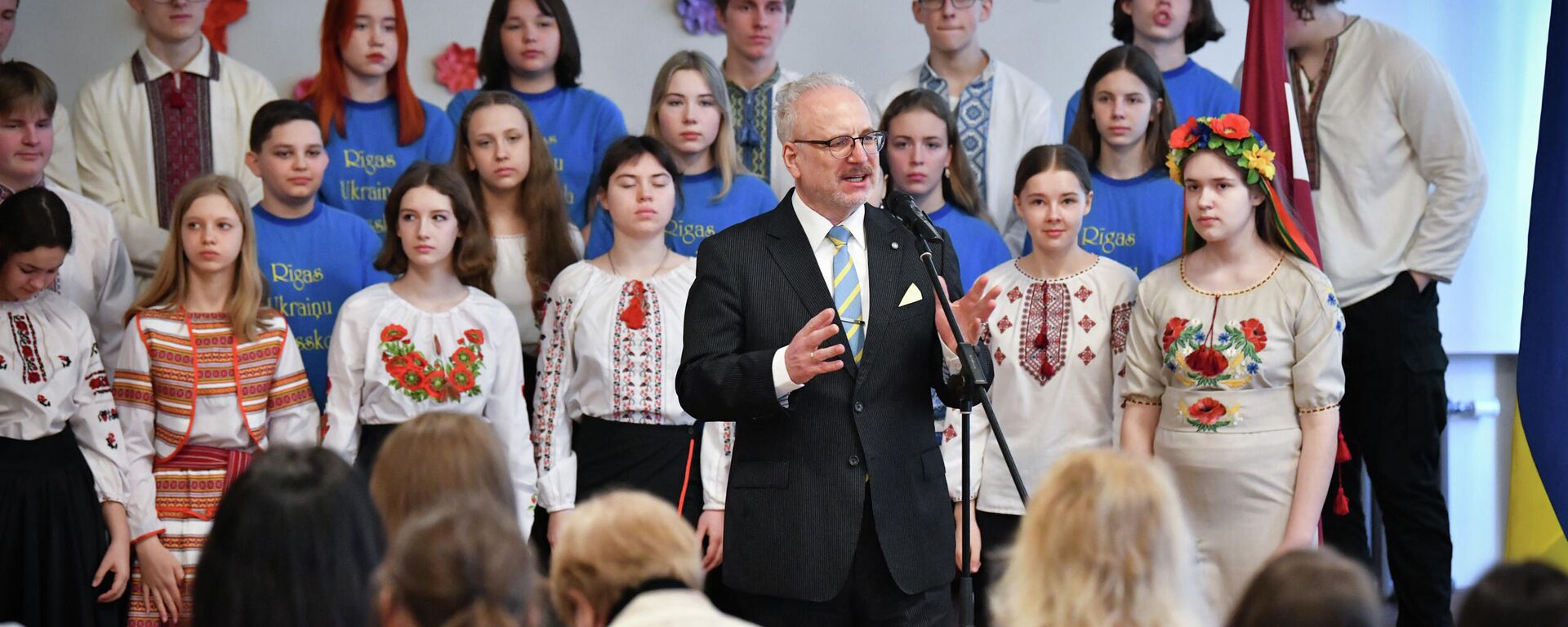 Президент Латвии Эгилс Левитс посетил Рижскую украинскую среднюю школу - Sputnik Латвия, 1920, 23.03.2022