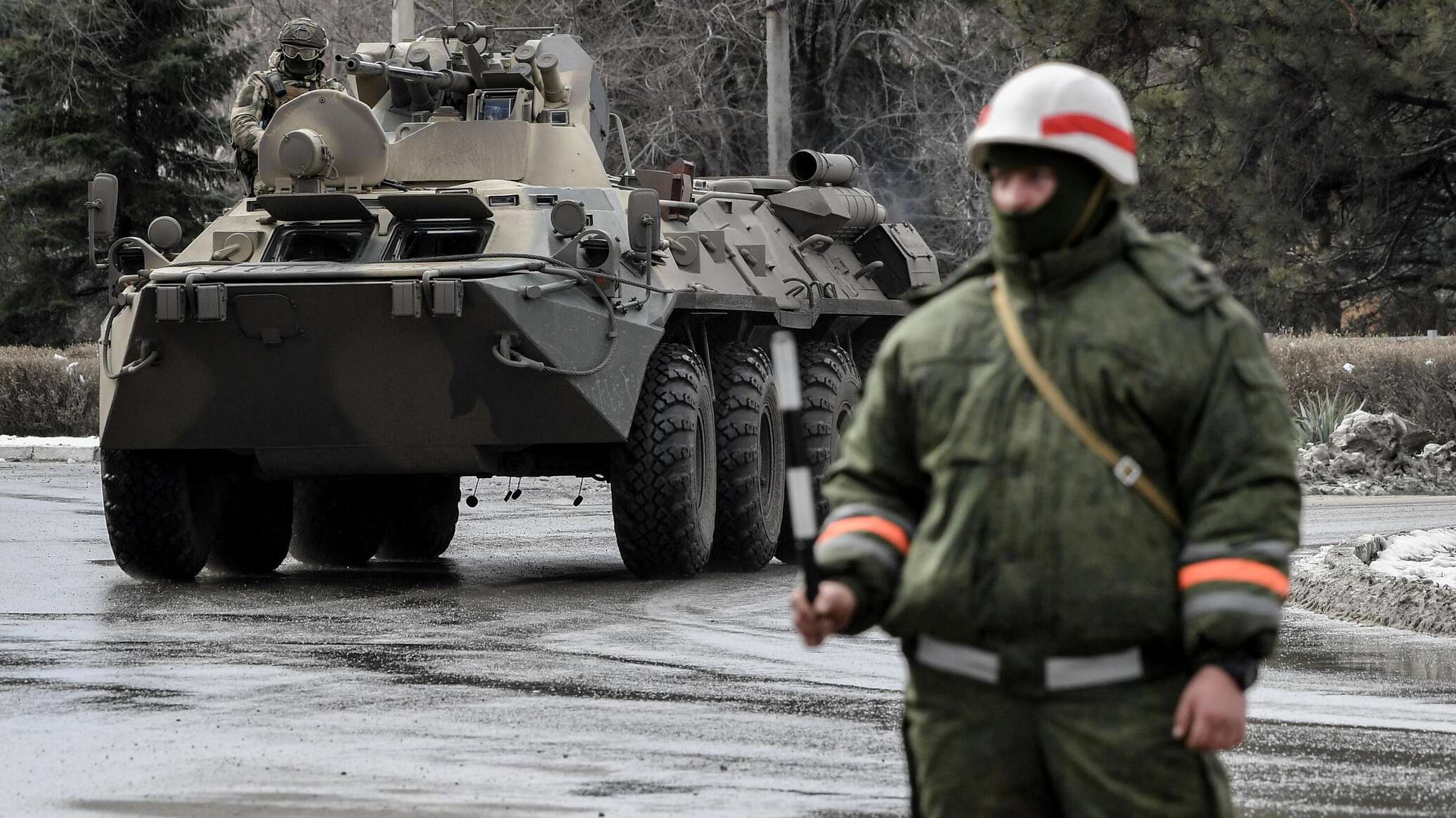 Российские войска под. Фото российских военных. Украинский БТР. Российский БТР на Украине. Армия РФ.