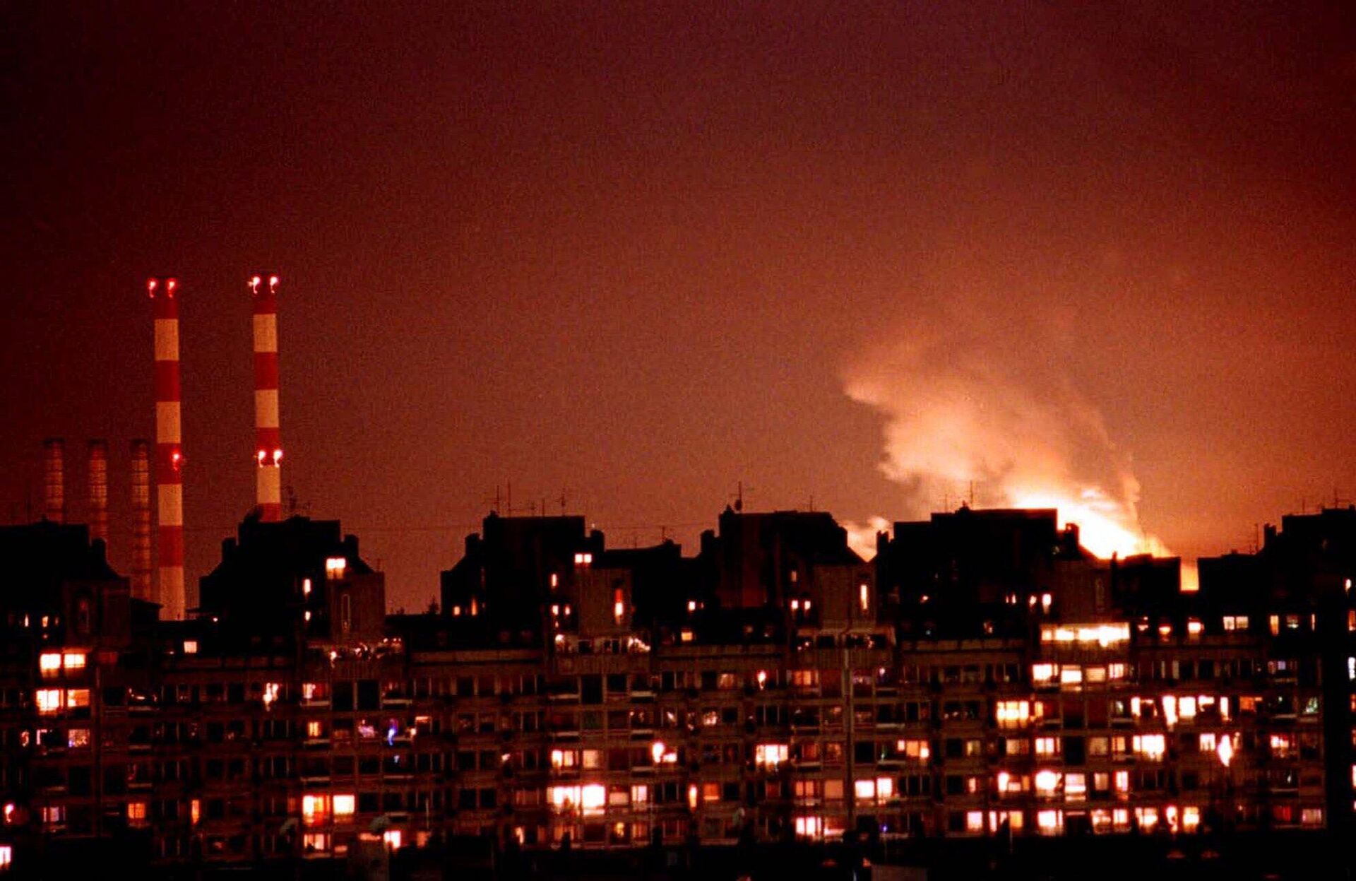 Бомбордировка Белграда силами НАТО в 1999 году  - Sputnik Latvija, 1920, 26.03.2022