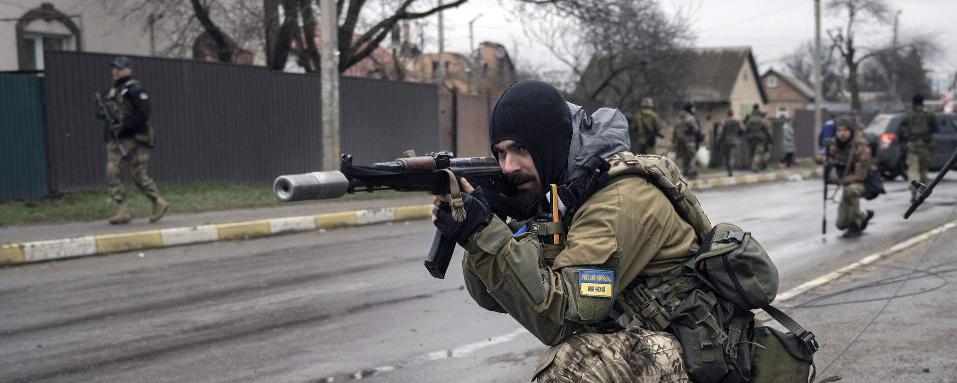 Украинские военнослужащие в пригороде Киева Буче, 2 апреля 2022 года - Sputnik Latvija, 1920, 07.04.2022