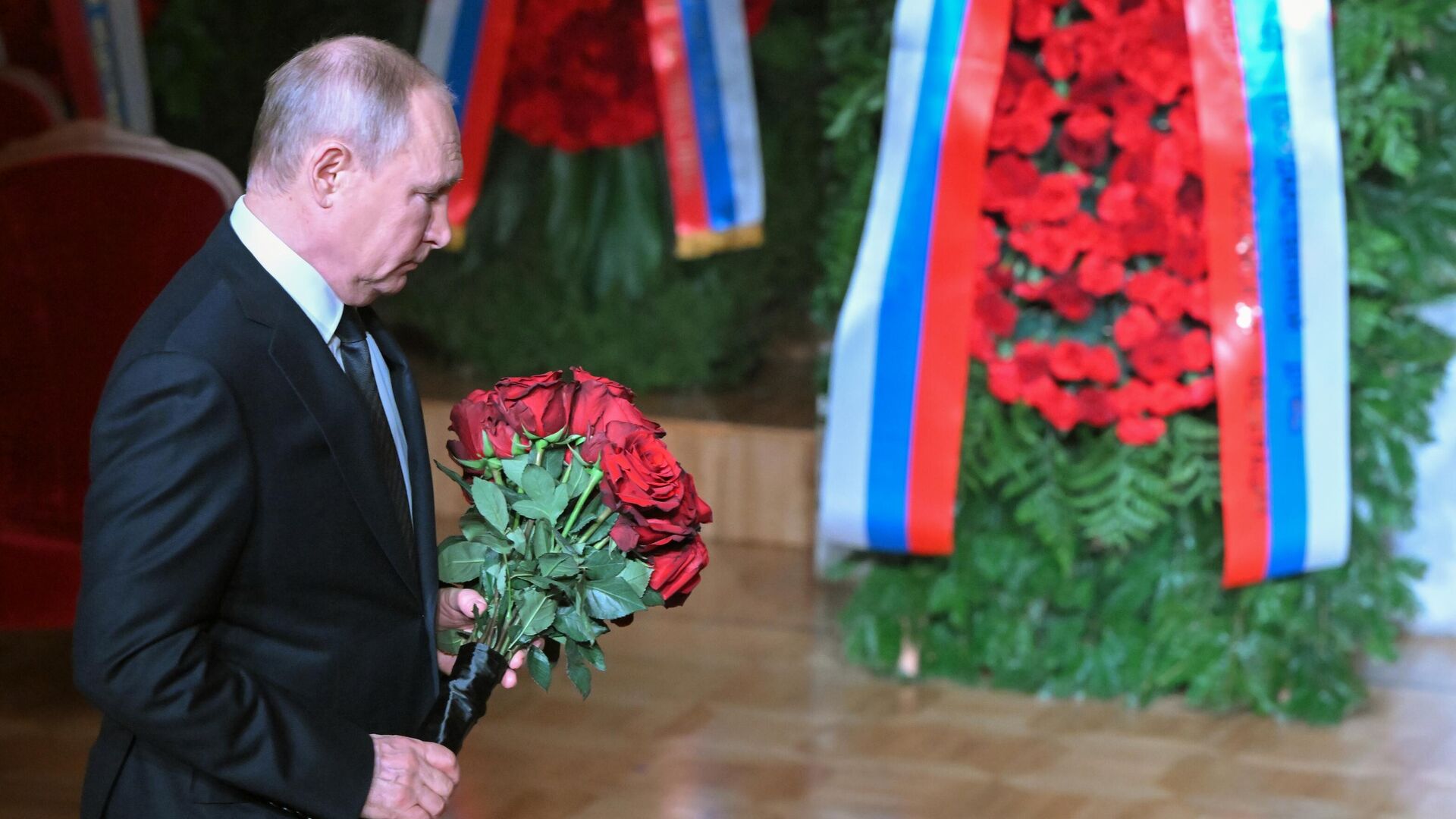 Президент РФ В. Путин простился с В. Жириновским - Sputnik Латвия, 1920, 08.04.2022