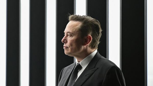 Генеральный директор Tesla Илон Маск на открытии производства Tesla в Грюнхайде - Sputnik Латвия