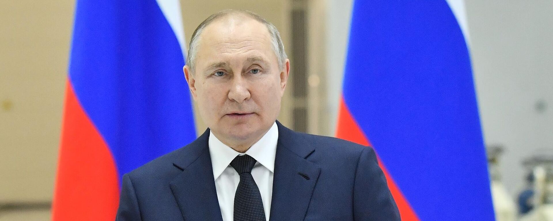 Президент РФ Владимир Путин выступает перед работниками космодрома Восточный - Sputnik Латвия, 1920, 12.04.2022