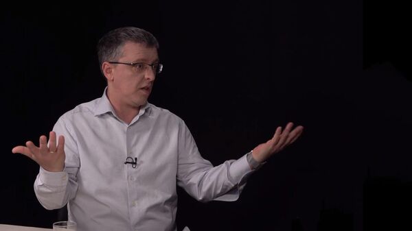 Дэги Караев: Латвия под шумок хочет поставить крест на русскоязычном образовании - Sputnik Латвия