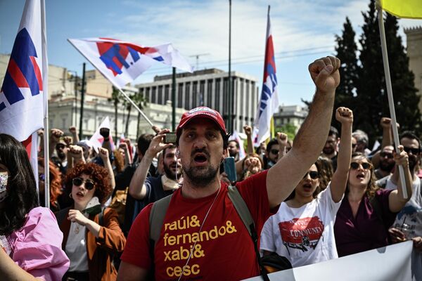 Demonstranti Atēnās. Grieķija, 2022. gada 1. maijs - Sputnik Latvija
