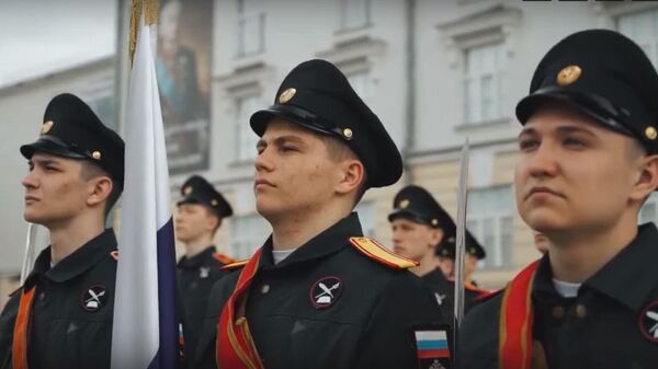 Российские суворовцы поддержали участников спецоперации на Украине - Sputnik Латвия