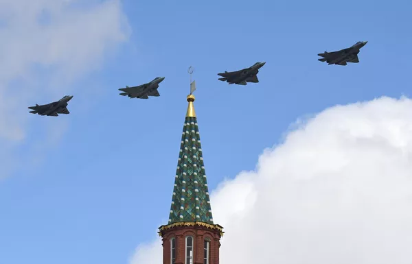 Bỏ lỡ lễ duyệt binh ngày 9/5 tại Moscow nhưng Su-57 lại khiến người Nga xôn xao - Vì sao?  - Ảnh 1.