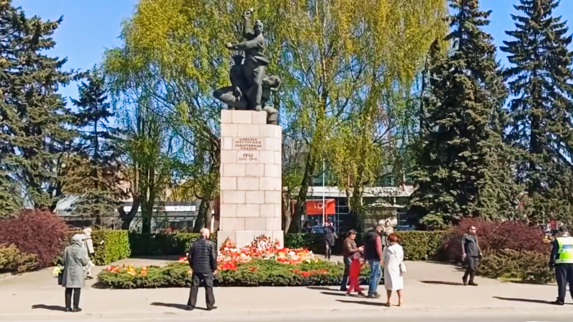 Памятник защитникам Лиепаи - Sputnik Латвия, 1920, 05.05.2022