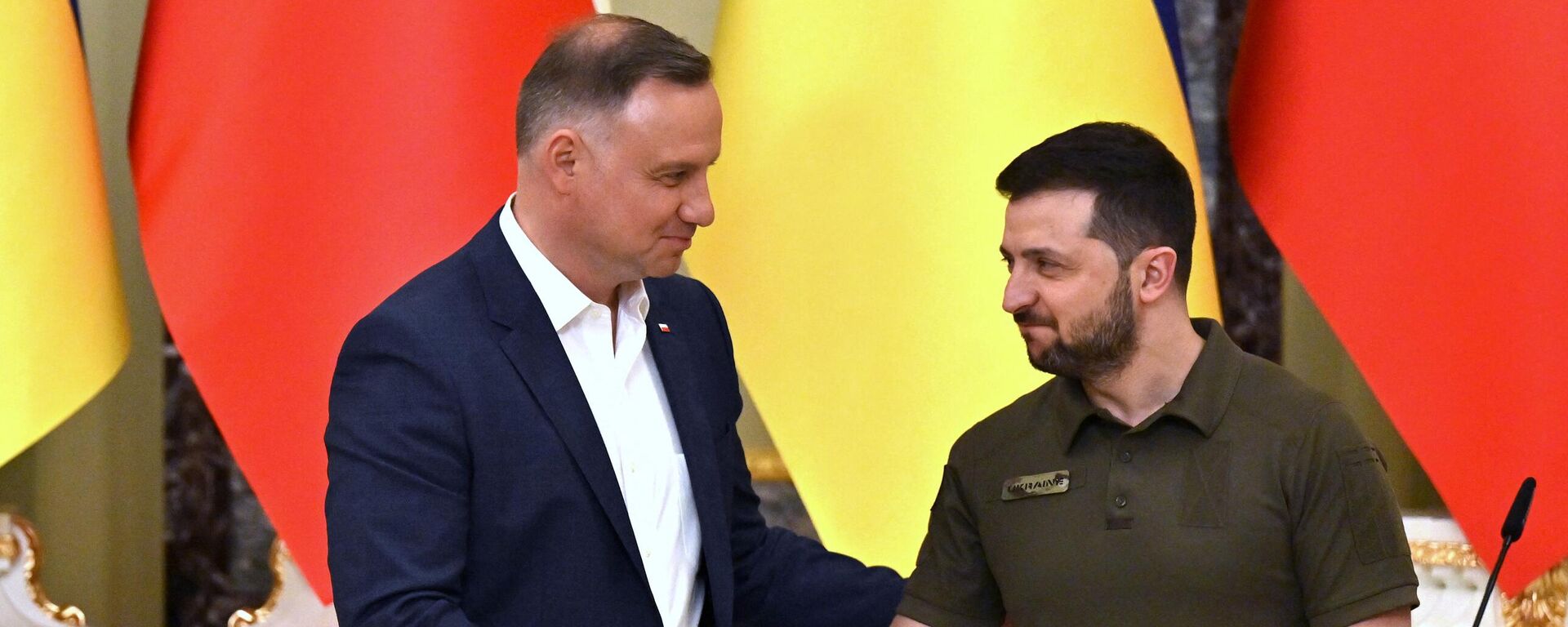 Президент Польши Анджей Дуда и президент Украины Владимир Зеленский (слева направо) - Sputnik Латвия, 1920, 24.05.2022