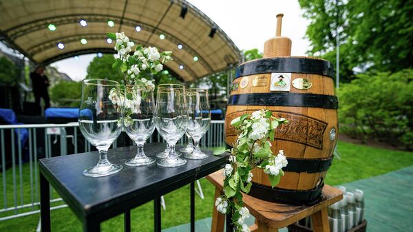 В Риге открылся юбилейный десятый пивной фестиваль Beerfest 2022 - Sputnik Латвия