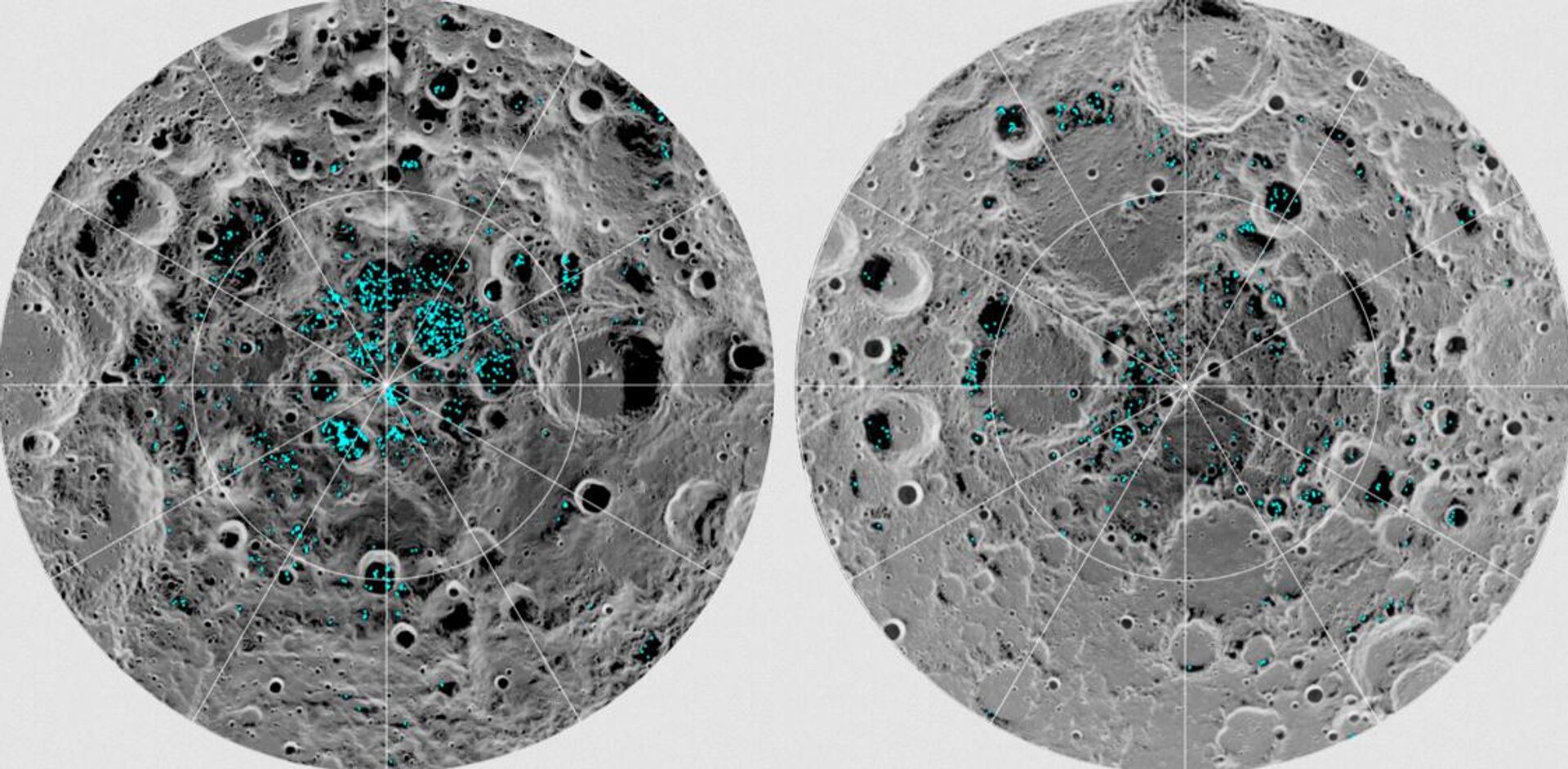 Поверхностный лед на полюсах Луны: Южный полюс слева, Северный полюс справа - Sputnik Latvija, 1920, 11.06.2022
