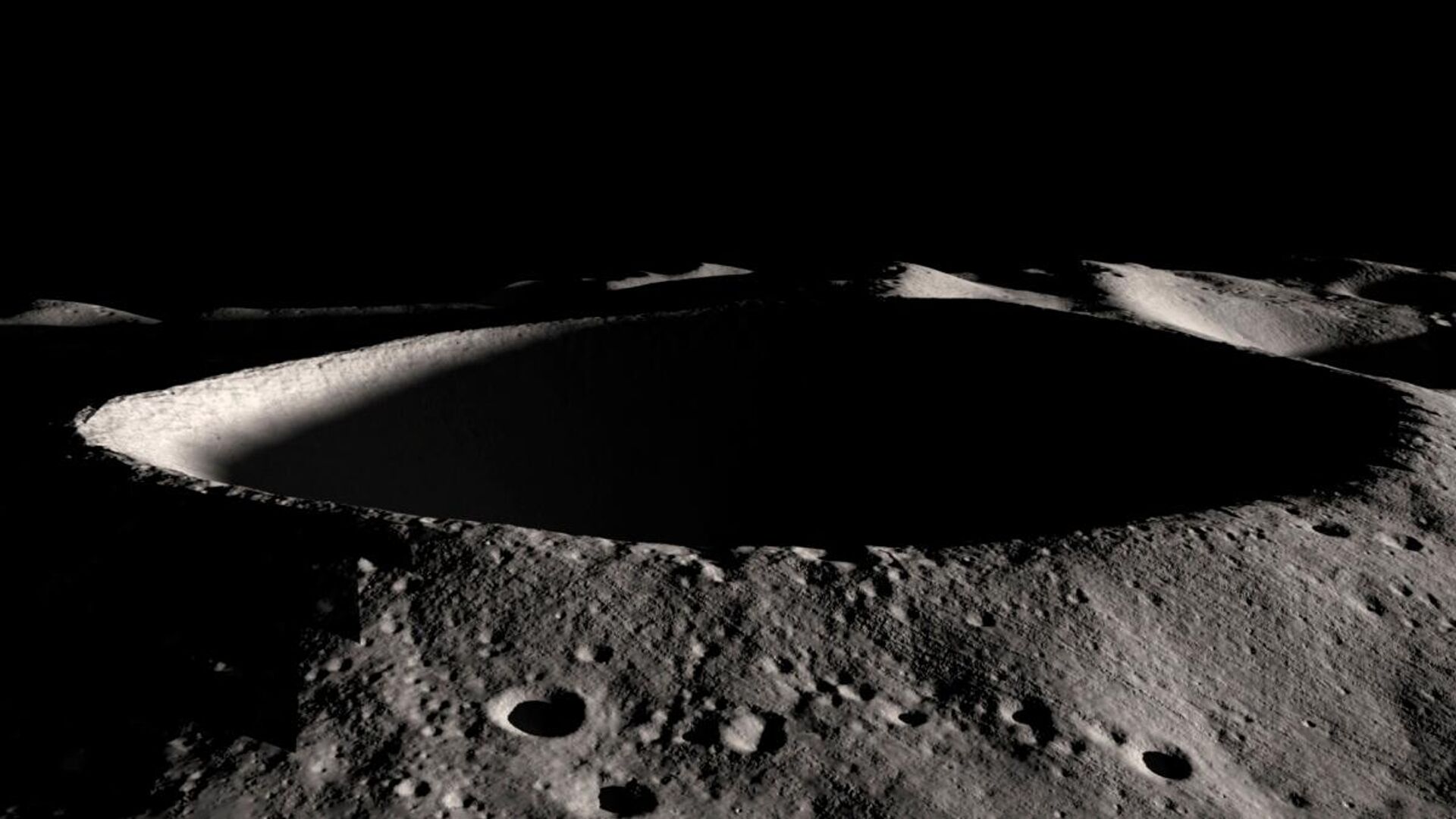 Кратер Шеклтон в районе Южного полюса Луны — один из тех, в которых обнаружили залежи водяного льда - Sputnik Latvija, 1920, 11.06.2022