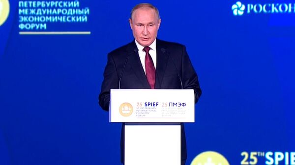 Выступление Владимира Путина на ПМЭФ-2022 - Sputnik Латвия