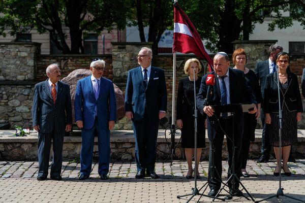 В Риге почтили память жертв геноцида еврейского народа в Латвии. - Sputnik Латвия