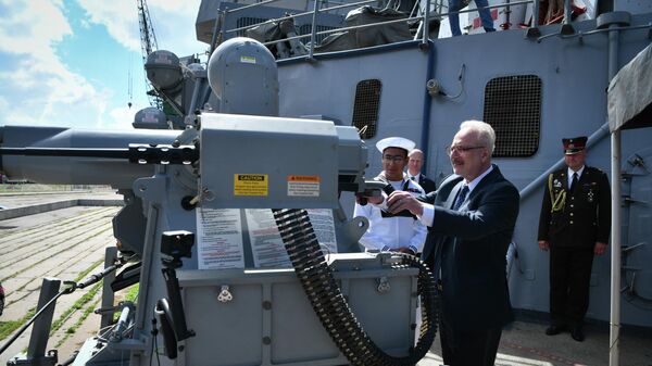 Президент Латвии Эгилс Левитс на борту эсминца ВМС США Arleigh Burke - Sputnik Латвия